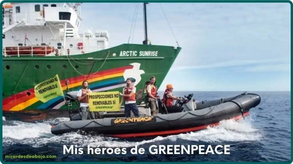 Implicación de Greenpeace ante el cambio climático Foto de los héroes de Greenpeace frente a las prospecciones de petróleo en Canarias. España.