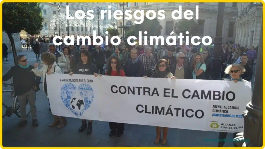 Imagen manifestantes en artículo sobre los riesgos del cambio climático