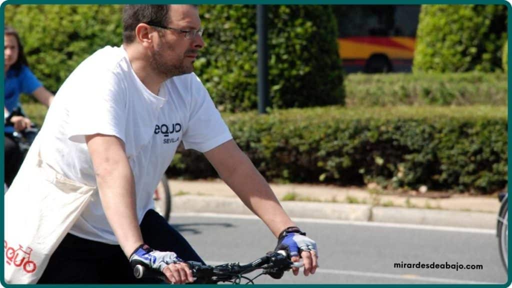 Imagen Abraham Velázquez en bici