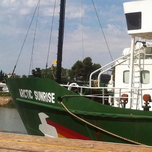 Foto del barco de Greenpeace Artic Sunrise cuando visitó España.