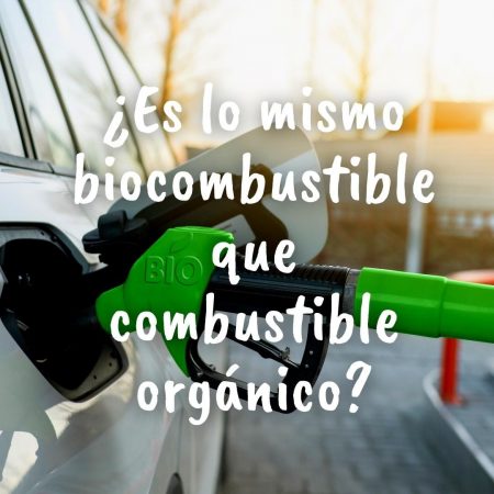 Imagen con un coche en un gasolinera echando un combustible de una manguera verde donde pone BIO y con la pregunta sobre impresa: ¿Es lo mismo biocombustible que combustible orgánico?