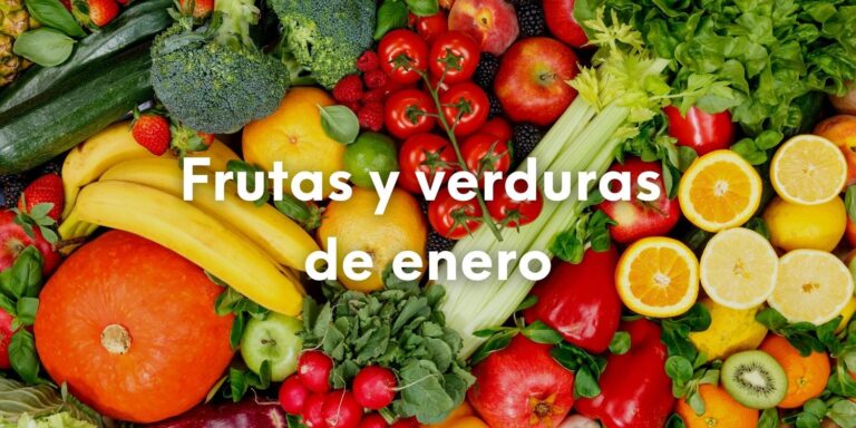 Foto de frutas y verduras de temporada con el texto sobre escrito: Frutas y verduras de enero.