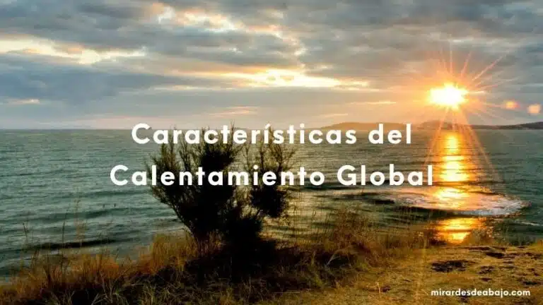 Foto de un atardecer en el mar con el texto sobre escrito en letras de color blanco: Características del calentamiento global.