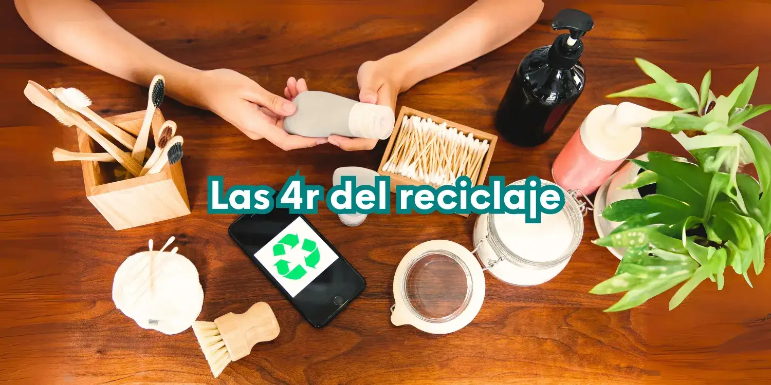 ¿Qué son las 4R del reciclaje y cómo aplicarlas en tu vida diaria? Descubre qué son las 4R del reciclaje —Reducir, Reutilizar, Reciclar y Recuperar— y cómo aplicarlas en tu día a día con ejemplos prácticos. Aprende por qué reducir es la acción más poderosa, cómo enseñar este hábito a los niños y por qué las 4R son clave para cuidar el planeta desde casa. Objetos reutilizables y sostenibles en una mesa con el texto Las 4R del reciclaje.